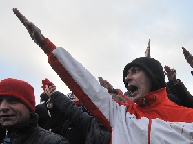 Футбольные фанаты на Манежной площади. Фото с сайта: Lenta.Ru