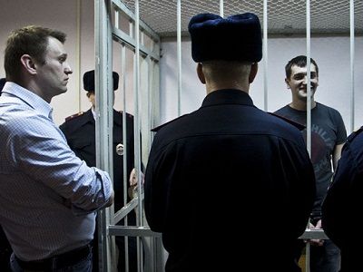 Алексей и Олег Навальные в зале суда. Фото: Е. Фельдман, novayagazeta.ru