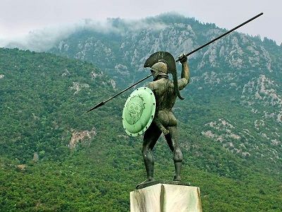 Греция, памятник защитникам Фермопил. Источник - www.stihi.ru