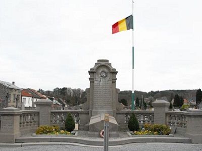 Монумент погибшим в Мировых войнах в Вавре (Бельгия). Источник - en.tracesofwar.com