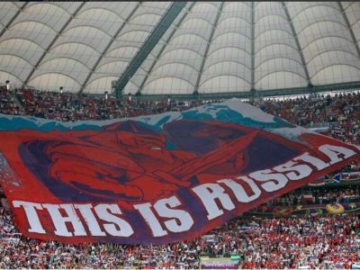 "Это Россия": фанаты вывесили баннер на матче с Англией. Фото: quick-news.ru