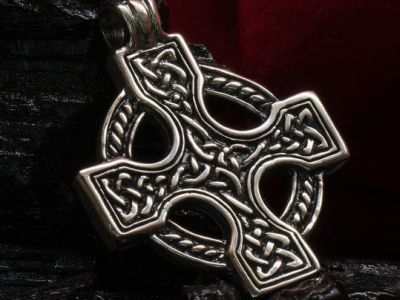 Кельтский крест. Фото: etsy.com