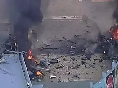 Падение самолета на крышу в Мельбурне. Фото: скриншот видео bbc.com