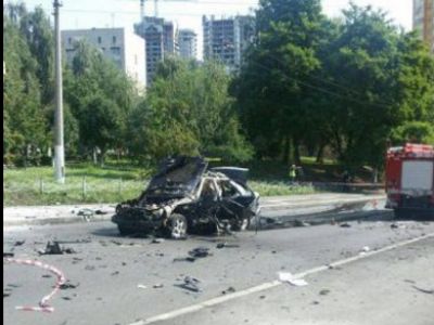Взорванный автомобиль в Киеве. Фото: podrobnosti.ua