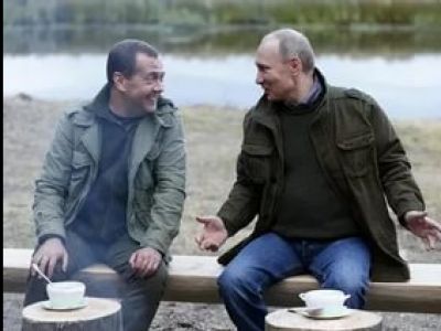 Медведев и Путин. Фото: rferl.org