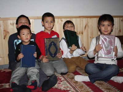 Мальчики — чтецы Корана. Фото: Dumrf.ru