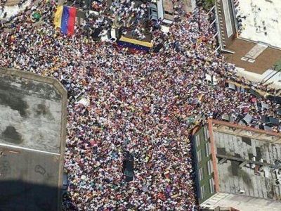 Народ на выступлении президента Венесуэлы Гуайдо, г. Валенсия, 15.3.19. Фото: t.me/worldprotest