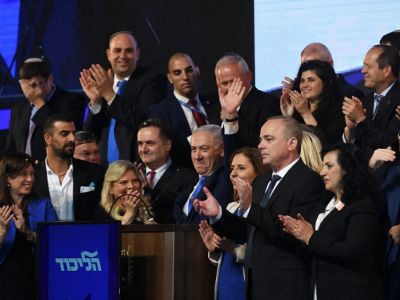 Премьер-министр Биньямин Нетаньяху с кандидатами от партии "Ликуд". Фото: Gili Yaari / FLASH90