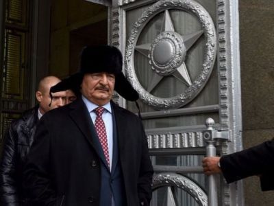 Лидер Ливийской национальной армии Халифа Хафтар посетил Москву с визитом в ноябре 2016 года. Фото: GETTY IMAGES