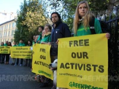 Акции в поддержку активистов Гринписа (greenpeace.org)