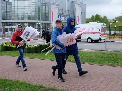 Подготовка к акции "Бессмертный полк" в Люберцах, 9.05.2017. Фото www.facebook.com/varfolomeev