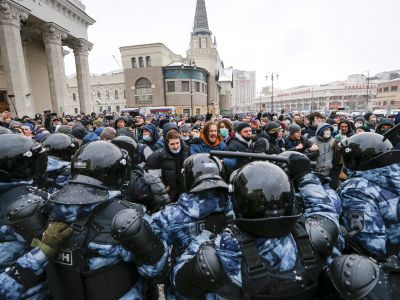 Акция в поддержку Алексея Навального. Москва, Комсомольская площадь. 31 января. Фото: Alexander Zemlianichenko / AP
